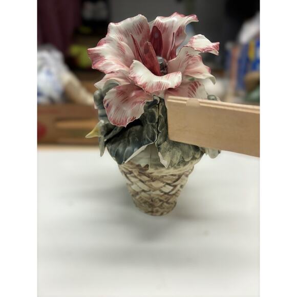 Vintage Capodimonte Porcelain Flower Basket Center Piece Made In Italy - READ - Picture 9 of 10